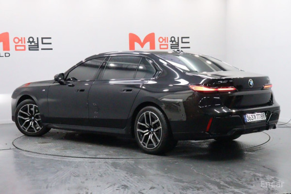 2024 BMW 7 серии с пробегом 32 000 км