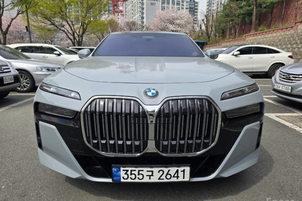 2025 BMW 7 серии с пробегом 4 800 км