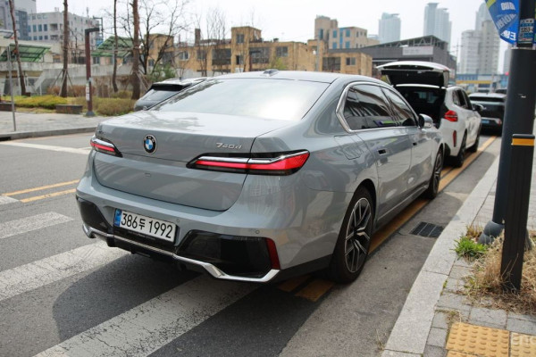 2025 BMW 7 серии с пробегом 4 300 км