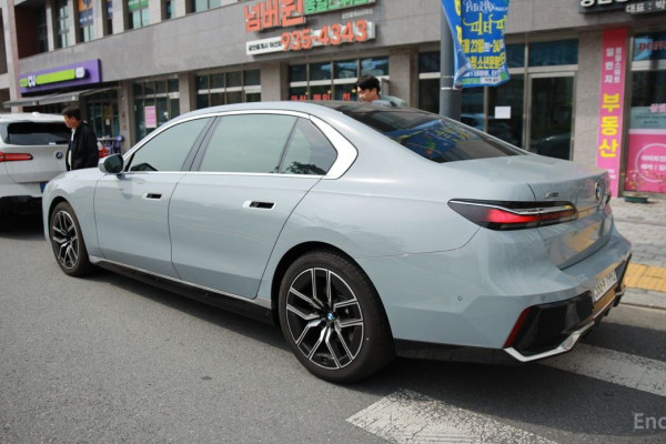 2025 BMW 7 серии с пробегом 4 300 км