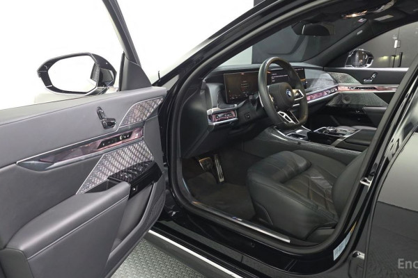 2023 BMW 7 серии с пробегом 22 831 км