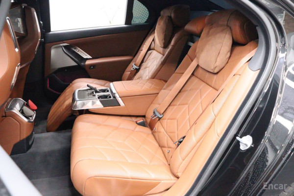 2024 BMW 7 серии с пробегом 32 000 км