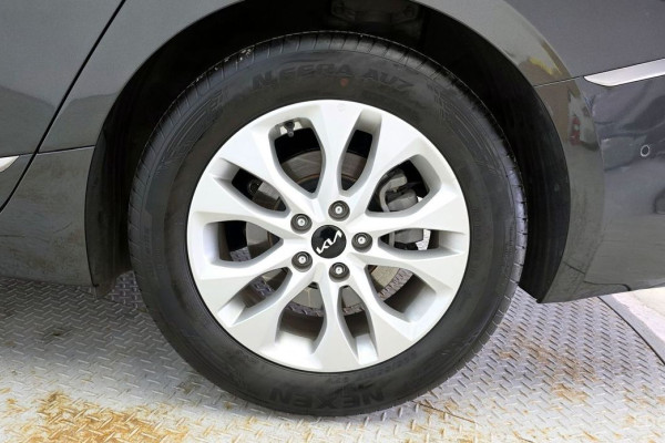 2023 Kia K8 с пробегом 25 182 км