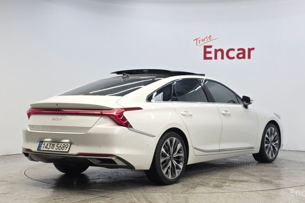 2023 Kia K8 с пробегом 15 940 км