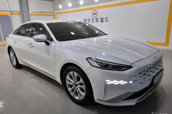 2023 Kia K8 с пробегом 19 980 км