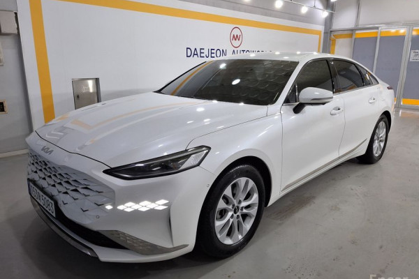 2023 Kia K8 с пробегом 19 980 км