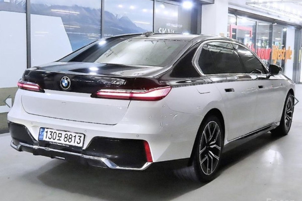 2024 BMW 7 серии с пробегом 23 575 км