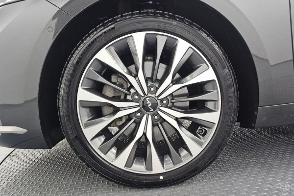 2023 Kia K8 с пробегом 18 369 км