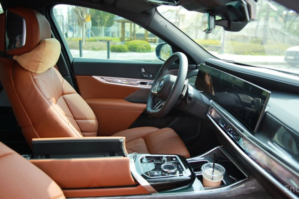 2025 BMW 7 серии с пробегом 4 300 км