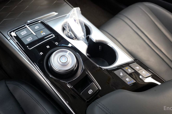 2023 Kia K8 с пробегом 25 182 км