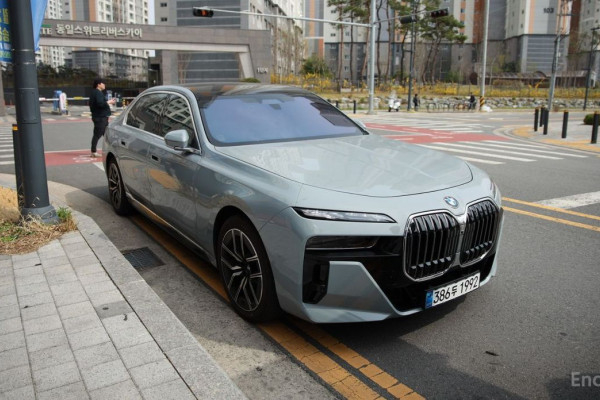 2025 BMW 7 серии с пробегом 4 300 км