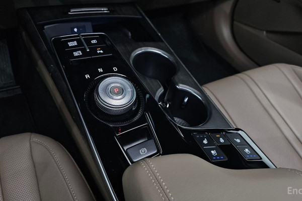 2023 Kia K8 с пробегом 18 369 км