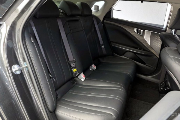 2023 Kia K8 с пробегом 25 182 км