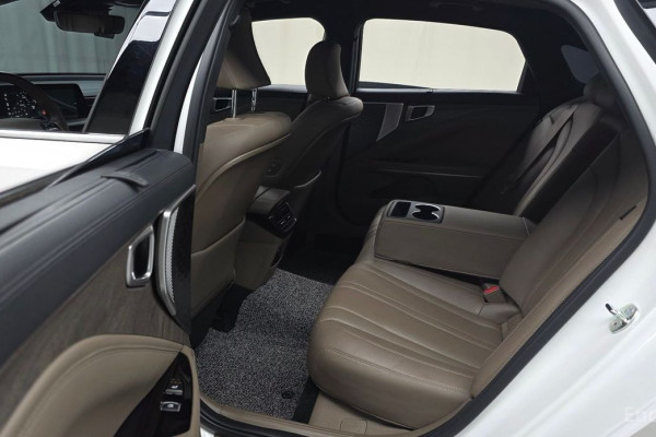 2023 Kia K8 с пробегом 46 082 км