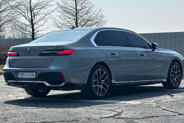 2023 BMW 7 серии с пробегом 30 579 км