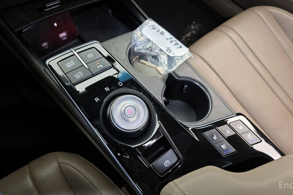 2023 Kia K8 с пробегом 15 940 км