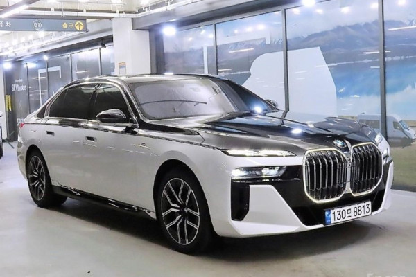 2024 BMW 7 серии с пробегом 23 575 км
