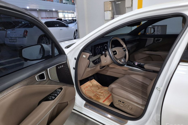 2023 Kia K8 с пробегом 19 980 км