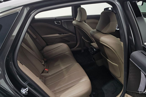 2023 Kia K8 с пробегом 18 369 км