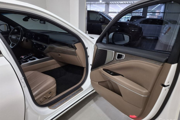 2023 Kia K8 с пробегом 19 980 км