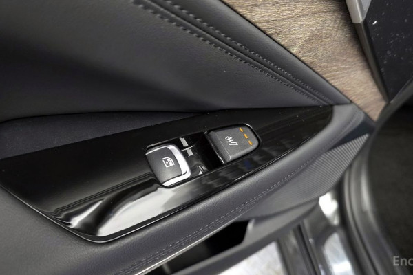 2023 Kia K8 с пробегом 25 182 км