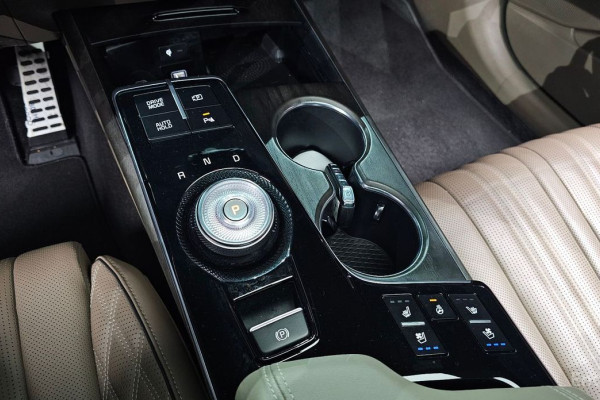 2023 Kia K8 с пробегом 27 131 км