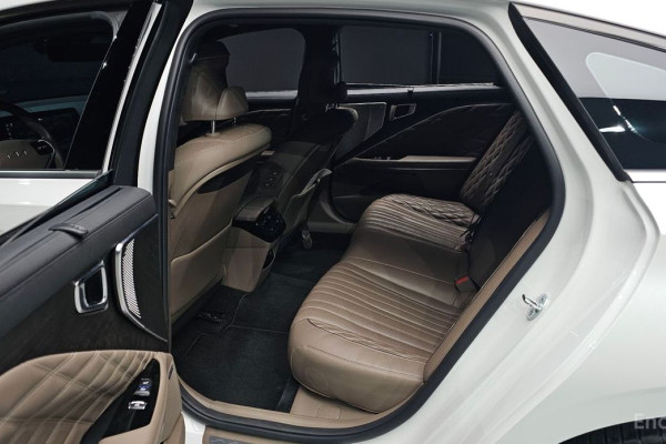 2023 Kia K8 с пробегом 27 131 км