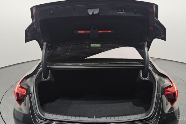 2023 Kia K8 с пробегом 18 369 км