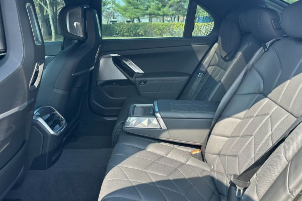 2023 BMW 7 серии с пробегом 30 579 км