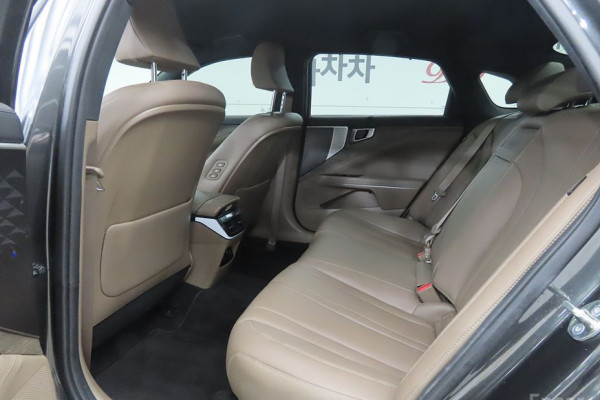 2023 Kia K8 с пробегом 65 140 км