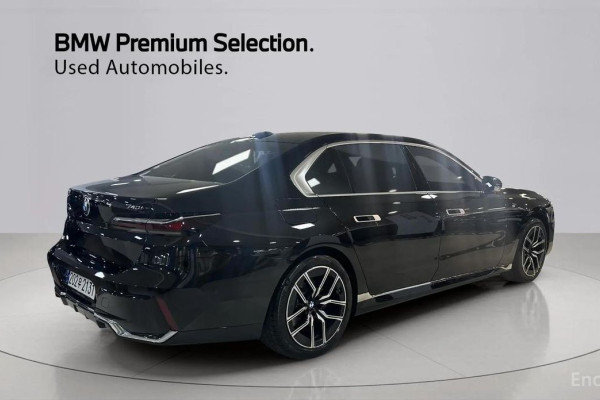 2024 BMW 7 серии с пробегом 27 371 км