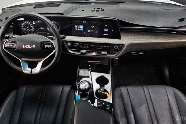 2023 Kia K8 с пробегом 16 328 км