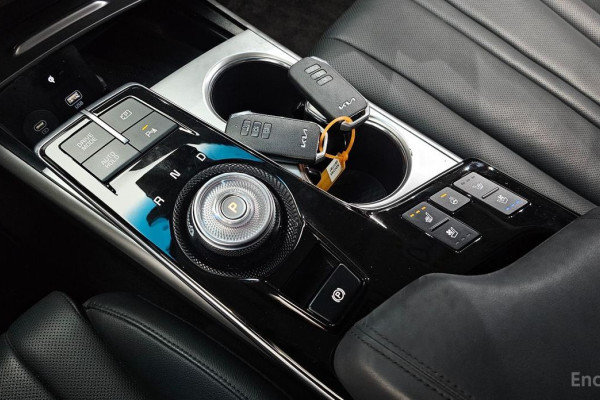 2023 Kia K8 с пробегом 16 328 км