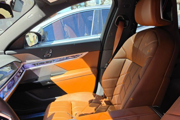 2025 BMW 7 серии с пробегом 13 800 км