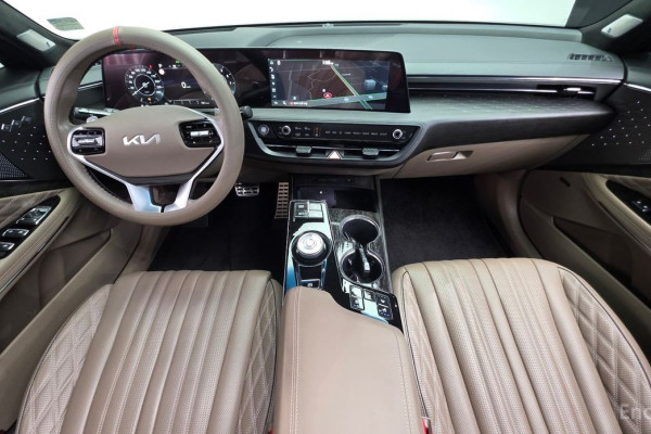 2023 Kia K8 с пробегом 15 933 км