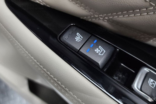 2023 Kia K8 с пробегом 21 398 км