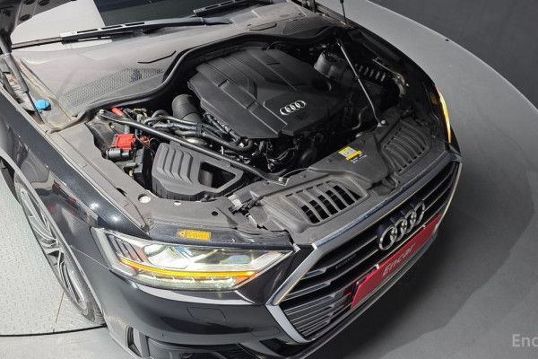 2021 Audi A8 с пробегом 101 482 км