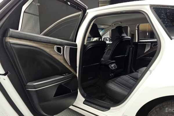 2023 Kia K8 с пробегом 16 328 км