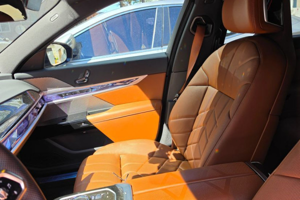 2025 BMW 7 серии с пробегом 13 800 км