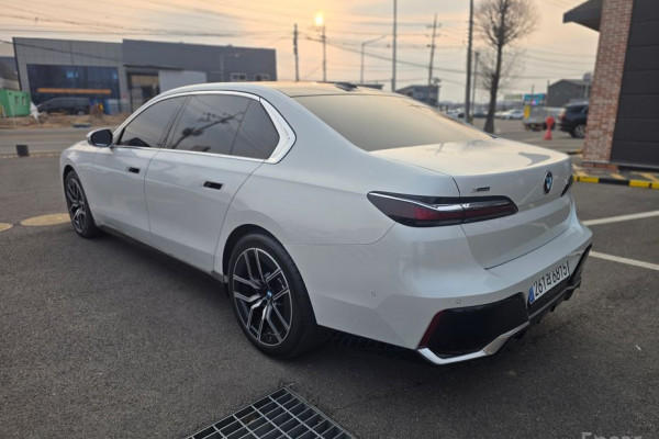 2024 BMW 7 серии с пробегом 23 000 км
