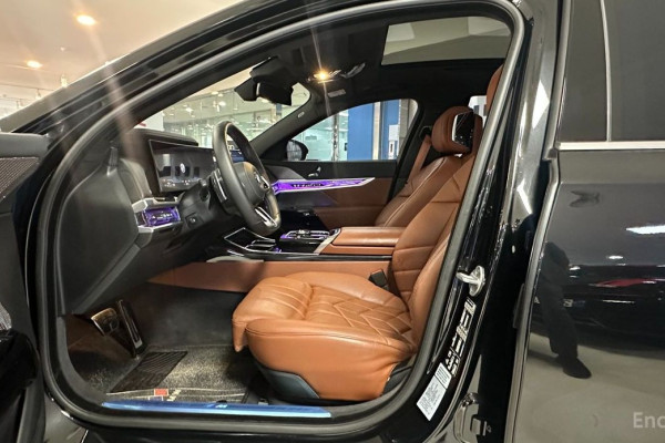 2024 BMW 7 серии с пробегом 27 371 км