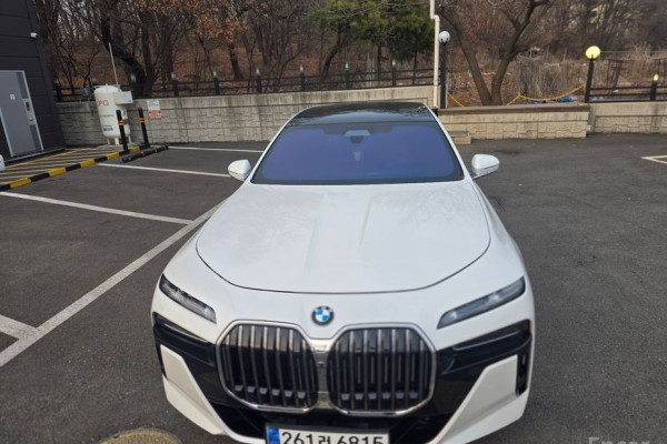 2024 BMW 7 серии с пробегом 23 000 км