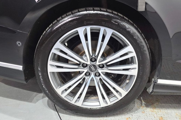 2021 Audi A8 с пробегом 129 047 км