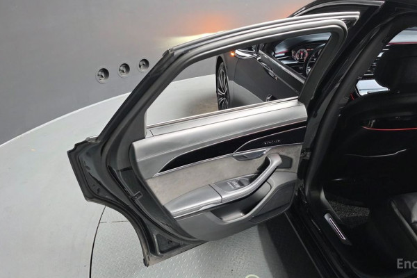 2021 Audi A8 с пробегом 101 482 км