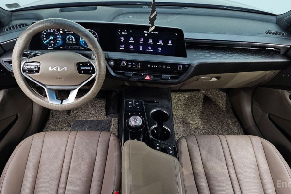 2023 Kia K8 с пробегом 49 424 км