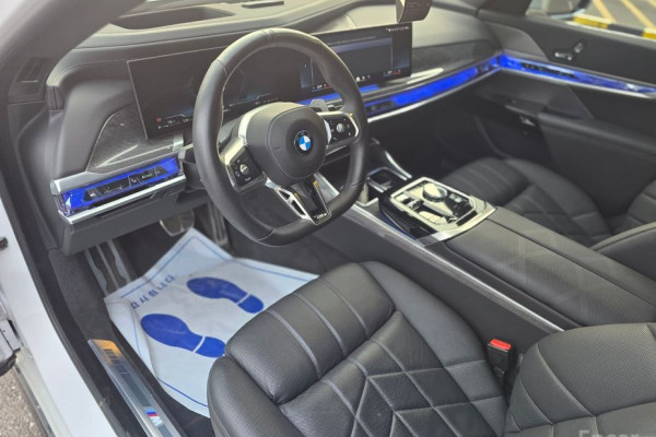 2024 BMW 7 серии с пробегом 23 000 км