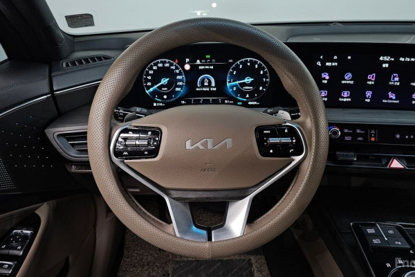 2023 Kia K8 с пробегом 49 424 км