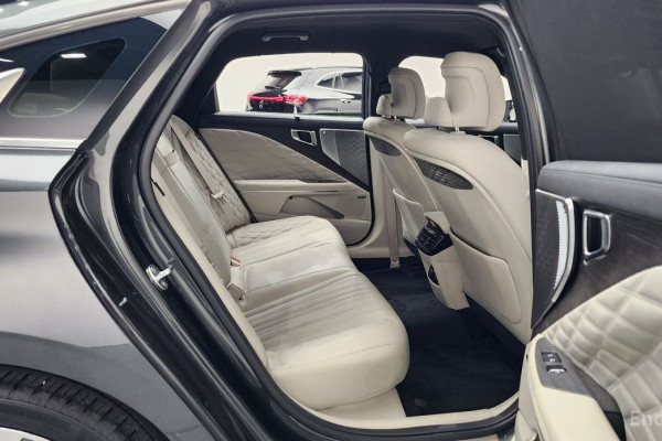 2023 Kia K8 с пробегом 32 870 км