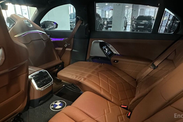 2024 BMW 7 серии с пробегом 27 371 км