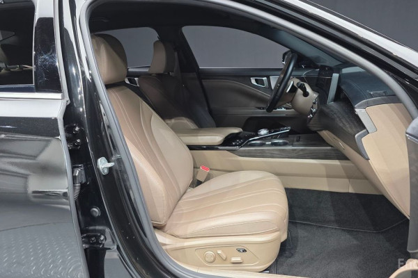 2023 Kia K8 с пробегом 37 619 км